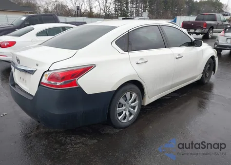 2015 Nissan Altima 2.5/2.5 S/2.5 Sl/2.5 Sv из США, поврежденный, VIN 1N4AL3AP1FC170597